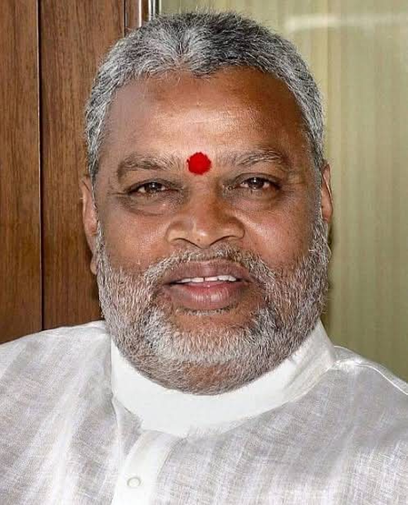 आंध्र प्रदेश  येर्रानायडू के 13वीं पुण्यतिथि पर सीएम नायडू ने दी श्रद्धांजलि, उच्च मूल्यों का प्रतीक बताया