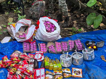 गरियाबंद जंगलों में नक्सल डंप बरामद : आईईडी सामग्री, कुकर और राशन जब्त, नक्सलियों की साजिश नाकाम