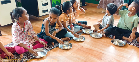 वडोदरा  सावली का स्मार्ट आंगनवाड़ी केंद्र बना मिसाल, बच्चों को मिल रही आधुनिक शिक्षा वडोदरा  सावली का स्मार्ट आंगनवाड़ी केंद्र बना मिसाल, बच्चों को मिल रही आधुनिक शिक्षा