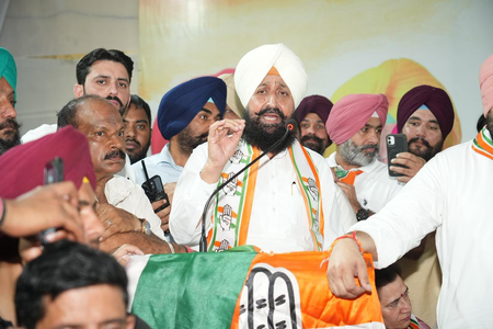 पंजाब में भगवंत मान और अरविंद केजरीवाल के अलावा कोई सुरक्षित नहीं कांग्रेस नेता प्रताप सिंह बाजवा