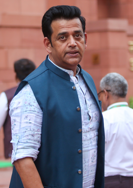 रवि किशन का तंज, हम बिहार में वोट बटोर रहे और  राहुल गांधी सिर्फ मछली पकड़ रहे