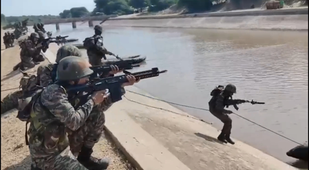 त्रिशूल के साथ ‘मरु ज्वाला, दुश्मन पर तेज, सटीक और समन्वित हमले का अभ्यास