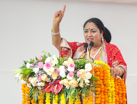 बिहार चुनाव प्रचार में उतरीं दिल्ली की मुख्यमंत्री रेखा गुप्ता, तीन दिनों में करेंगी 12 से ज्‍यादा जनसभाएं