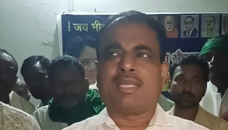 राहुल गांधी के मछली पकड़ने के वीडियो पर विपक्ष का हमला, बीएसपी नेता बोले-जनता वोट नहीं देगी राहुल गांधी के मछली पकड़ने के वीडियो पर विपक्ष का हमला, बीएसपी नेता बोले-जनता वोट नहीं देगी