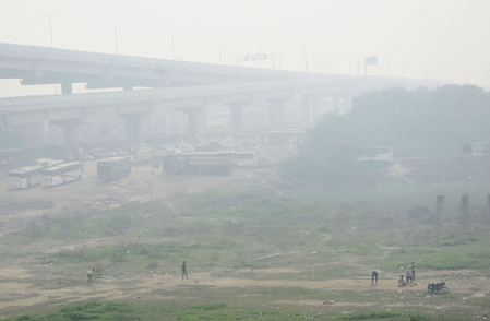 दिल्ली-एनसीआर में सांस लेना हुआ मुश्किल, पूरे हफ्ते रहेगी तापमान में गिरावट दिल्ली-एनसीआर में सांस लेना हुआ मुश्किल, पूरे हफ्ते रहेगी तापमान में गिरावट