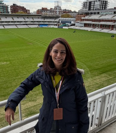 अभिनेत्री मोना सिंह ने लंदन के मशहूर लॉर्ड्स स्टेडियम का किया दौरा