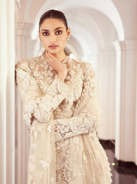 डेब्यू से पहले ही बॉलीवुड की सुर्खियों में छाई रहीं खुशी कपूर और अथिया शेट्टी, जबरदस्त है फैन फॉलोइंग डेब्यू से पहले ही बॉलीवुड की सुर्खियों में छाई रहीं खुशी कपूर और अथिया शेट्टी, जबरदस्त है फैन फॉलोइंग