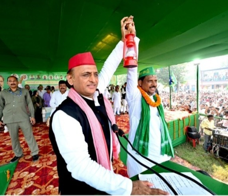 बिहार विधानसभा चुनाव में गूंज रहे यूपी के मुद्दे, सियासी तापमान बढ़ा बिहार विधानसभा चुनाव में गूंज रहे यूपी के मुद्दे, सियासी तापमान बढ़ा