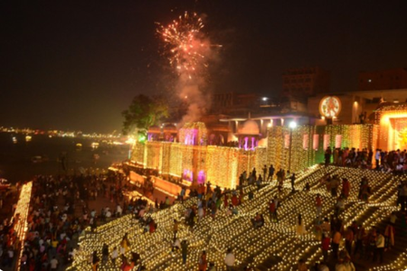 कार्तिक पूर्णिमा की रात, जब धरती पर आकर देवताओं ने किया था दीपदान कार्तिक पूर्णिमा की रात, जब धरती पर आकर देवताओं ने किया था दीपदान