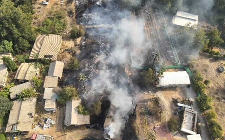 इजरायल आइन वेरेड में तेजी से बढ़ रही जंगल की आग, 4 फायरफाइटिंग प्लेन तैनात इजरायल आइन वेरेड में तेजी से बढ़ रही जंगल की आग, 4 फायरफाइटिंग प्लेन तैनात