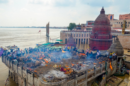 मणिकर्णिका घाट पर चिता के ठंडा होने के बाद क्यों लिखा जाता है 94? जानिए रहस्य मणिकर्णिका घाट पर चिता के ठंडा होने के बाद क्यों लिखा जाता है 94? जानिए रहस्य