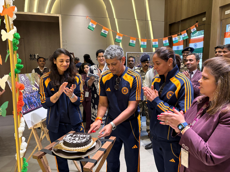 विश्व चैंपियन भारतीय टीम का छत्रपति शिवाजी महाराज अंतर्राष्ट्रीय हवाई अड्डे पर हुआ स्वागत विश्व चैंपियन भारतीय टीम का छत्रपति शिवाजी महाराज अंतर्राष्ट्रीय हवाई अड्डे पर हुआ स्वागत