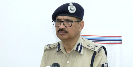 पहले चरण के मतदान से पहले बिहार में हाई अलर्ट, डीजीपी विनय कुमार बोले- शांति भंग करने वालों पर होगी सख्त कार्रवाई पहले चरण के मतदान से पहले बिहार में हाई अलर्ट, डीजीपी विनय कुमार बोले- शांति भंग करने वालों पर होगी सख्त कार्रवाई