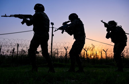 नदिया में बीएसएफ-पुलिस झड़प की खबरें झूठी, मामूली गलतफहमी, तुरंत सुलझी नदिया में बीएसएफ-पुलिस झड़प की खबरें झूठी, मामूली गलतफहमी, तुरंत सुलझी