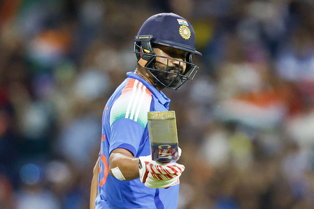 आईसीसी वनडे रैंकिंग रोहित शर्मा शीर्ष पर बरकरार, शुभमन गिल और बाबर आजम लुढ़के