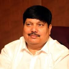 राहुल गांधी फ्रेंच में सोचते हैं, अंग्रेजी में अनुवाद करते हैं और हिंदी में बोलते हैं अर्जुन सिंह