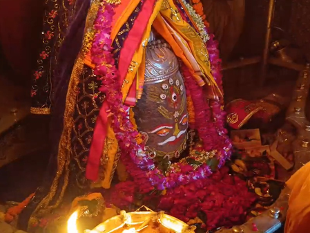 उज्जैन भस्म आरती में बाबा महाकाल के गणेश स्वरूप दर्शन से गूंजा मंदिर उज्जैन भस्म आरती में बाबा महाकाल के गणेश स्वरूप दर्शन से गूंजा मंदिर