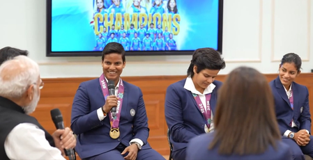 पीएम मोदी ने दीप्ति से पूछा भगवान हनुमान के टैटू का राज, ऑलराउंडर बोलीं- मुझे खुद से ज्यादा उन पर विश्वास पीएम मोदी ने दीप्ति से पूछा भगवान हनुमान के टैटू का राज, ऑलराउंडर बोलीं- मुझे खुद से ज्यादा उन पर विश्वास