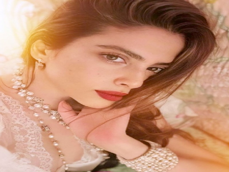 सोनम खान ने दिवंगत अभिनेता ऋषि कपूर को किया याद, बताया पहली फिल्म की शूटिंग का अनुभव सोनम खान ने दिवंगत अभिनेता ऋषि कपूर को किया याद, बताया पहली फिल्म की शूटिंग का अनुभव