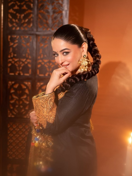 नौ साल बाद टीवी पर कमबैक कर रहीं माही विज, तलाक की अफवाहों के बीच स्क्रीन पर लौटेंगी नौ साल बाद टीवी पर कमबैक कर रहीं माही विज, तलाक की अफवाहों के बीच स्क्रीन पर लौटेंगी