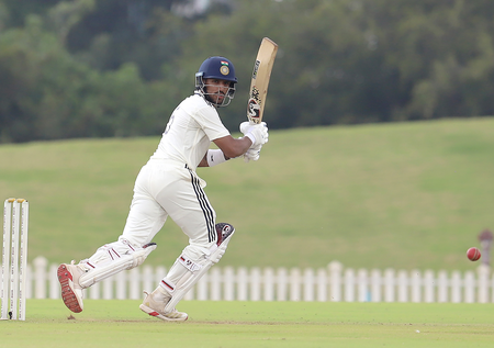 भारत ए ध्रुव जुरेल के नाबाद शतक के बावजूद 255 रन पर सिमटी भारत ए ध्रुव जुरेल के नाबाद शतक के बावजूद 255 रन पर सिमटी