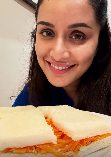 एक्ट्रेस श्रद्धा कपूर को गाजर इतनी पसंद क्यों है? जान लें इसे आहार में शामिल करने के फायदे एक्ट्रेस श्रद्धा कपूर को गाजर इतनी पसंद क्यों है? जान लें इसे आहार में शामिल करने के फायदे