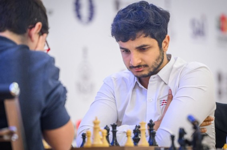 फिडे विश्व कप विदित ने फॉस्टिनो ओरो को हराया, प्रणव और प्रणेश ने तीसरे राउंड में जगह बनाई फिडे विश्व कप विदित ने फॉस्टिनो ओरो को हराया, प्रणव और प्रणेश ने तीसरे राउंड में जगह बनाई