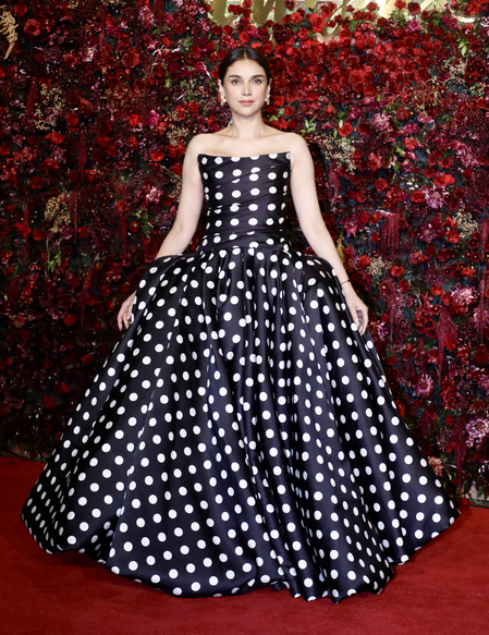 Aditi Rao Hydari warns of her WhatsApp impersonator Aditi Rao Hydari warns of her WhatsApp impersonator