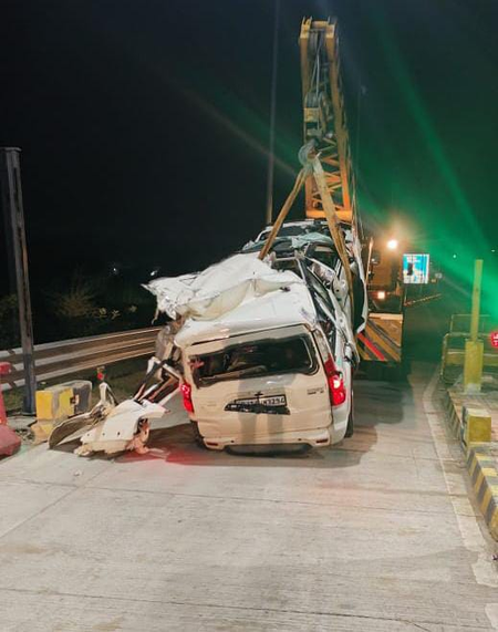 राजस्थान अलवर के लक्ष्मणगढ़ के पास दिल्ली-मुंबई एक्सप्रेसवे पर भीषण सड़क हादसा; एक की मौत, तीन घायल राजस्थान अलवर के लक्ष्मणगढ़ के पास दिल्ली-मुंबई एक्सप्रेसवे पर भीषण सड़क हादसा; एक की मौत, तीन घायल