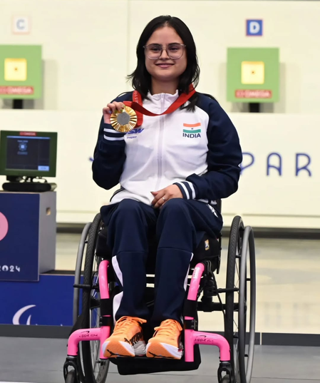 अवनि लेखरा : बचपन में हादसे ने बदली जिंदगी, फिर पैरालंपिक गोल्ड मेडलिस्ट बनकर खुद बनाई अपनी तकदीर