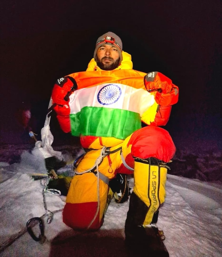 उत्तर प्रदेश के एटीएस कमांडो ने रचा इतिहास, नेपाल की 7,126 मीटर ऊंची चोटी पर फहराया तिरंगा उत्तर प्रदेश के एटीएस कमांडो ने रचा इतिहास, नेपाल की 7,126 मीटर ऊंची चोटी पर फहराया तिरंगा