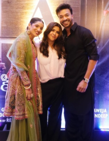 अंकिता लोखंडे के पति विक्की जैन ने किया फिल्म हक से डेब्यू, पत्नी बोलीं- मत भूलना शुरुआत कहां से की थी अंकिता लोखंडे के पति विक्की जैन ने किया फिल्म हक से डेब्यू, पत्नी बोलीं- मत भूलना शुरुआत कहां से की थी