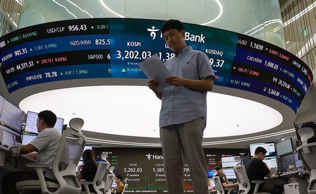 KOSPI dips nearly 2 pc on woes over valuation, US-China trade conflict