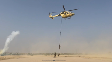 रेगिस्तानी युद्धक्षेत्र में सेना के कंबाइंड आर्म्स ऑपरेशंस रेगिस्तानी युद्धक्षेत्र में सेना के कंबाइंड आर्म्स ऑपरेशंस