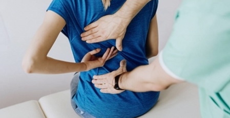 आयुर्वेदिक टिप्स पीठ दर्द से हैं परेशान? इस उपाय से 30 सेकंड में मिलेगा आराम आयुर्वेदिक टिप्स पीठ दर्द से हैं परेशान? इस उपाय से 30 सेकंड में मिलेगा आराम