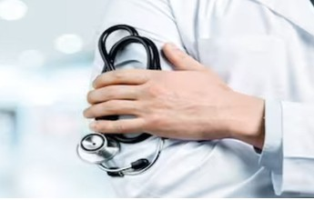 केरल मेडिकल कॉलेज में डॉक्टर की लापरवाही से मरीज की मौत का आरोप, स्वास्थ्य मंत्री ने जांच का दिया आदेश केरल मेडिकल कॉलेज में डॉक्टर की लापरवाही से मरीज की मौत का आरोप, स्वास्थ्य मंत्री ने जांच का दिया आदेश