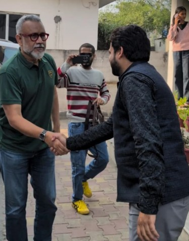 देहरादून में अनुभव सिन्हा को मिला जाना-पहचाना, बोले- यह यात्रा इतनी मजेदार होगी, अंदाजा नहीं था। देहरादून में अनुभव सिन्हा को मिला जाना-पहचाना, बोले- यह यात्रा इतनी मजेदार होगी, अंदाजा नहीं था।