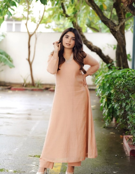 मोटापे पर पूछे गए सवाल पर भड़की साउथ एक्ट्रेस गौरी जी. किशन मोटापे पर पूछे गए सवाल पर भड़की साउथ एक्ट्रेस गौरी जी. किशन