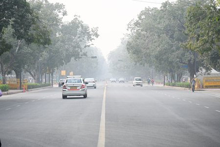 नोएडा में प्रदूषण बना खतरा बढ़ा, जिला अस्पताल में बढ़ी मरीजों की भीड़ नोएडा में प्रदूषण बना खतरा बढ़ा, जिला अस्पताल में बढ़ी मरीजों की भीड़
