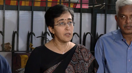 गोवा में एसआईआर की प्रक्रिया और जिला पंचायत चुनाव साथ होने पर आतिशी मार्लेना ने उठाए सवाल गोवा में एसआईआर की प्रक्रिया और जिला पंचायत चुनाव साथ होने पर आतिशी मार्लेना ने उठाए सवाल