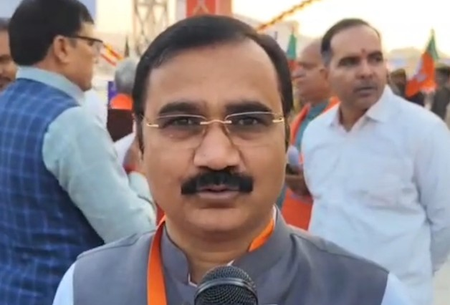 पीएम मोदी करेंगे चार वंदे भारत ट्रेनों का शुभारंभ, दिलीप पटेल बोले- यह काशी के लिए गर्व का क्षण पीएम मोदी करेंगे चार वंदे भारत ट्रेनों का शुभारंभ, दिलीप पटेल बोले- यह काशी के लिए गर्व का क्षण