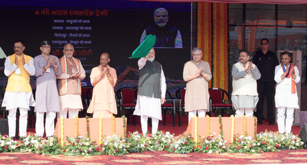 पीएम मोदी बोले- वंदे भारत ट्रेन भारत की आत्मनिर्भरता की पहचान पीएम मोदी बोले- वंदे भारत ट्रेन भारत की आत्मनिर्भरता की पहचान