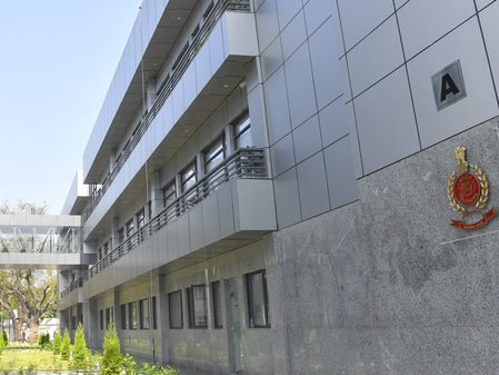 कोलकाता: मानव तस्करी और मनी लॉन्ड्रिंग रैकेट का भंड़ाफोड़, 1 करोड़ नकद और लग्जरी गाड़ियां जब्त