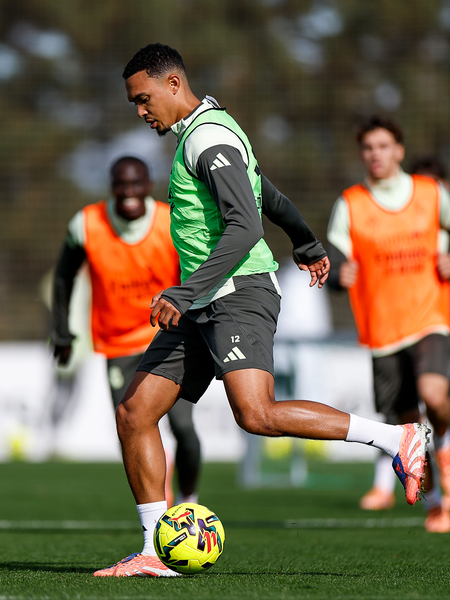 फुटबॉल रियल मैड्रिड और बार्सिलोना के लिए अहम है रविवार का दिन फुटबॉल रियल मैड्रिड और बार्सिलोना के लिए अहम है रविवार का दिन