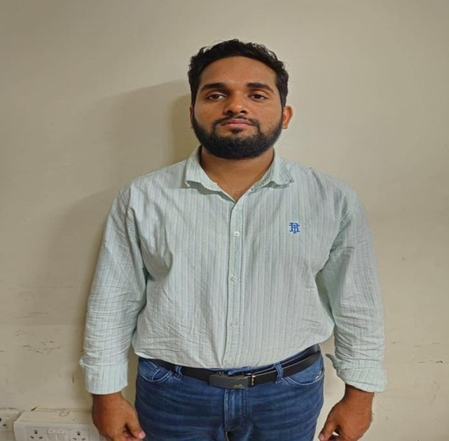 यूपी एटीएस ने ग्रेटर नोएडा से फरहान नबी सिद्दीकी को किया गिरफ्तार, धार्मिक उन्माद फैलाने का आरोप यूपी एटीएस ने ग्रेटर नोएडा से फरहान नबी सिद्दीकी को किया गिरफ्तार, धार्मिक उन्माद फैलाने का आरोप