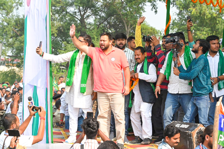 समस्तीपुर में राजद के वायरल चुनावी गीत पर एनएचआरसी का कड़ा रुख, नाबालिग के शोषण का आरोप, दो हफ्ते में एटीआर मांगी समस्तीपुर में राजद के वायरल चुनावी गीत पर एनएचआरसी का कड़ा रुख, नाबालिग के शोषण का आरोप, दो हफ्ते में एटीआर मांगी