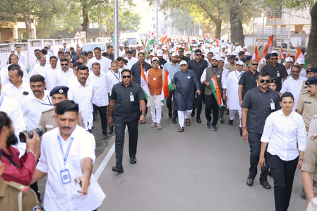 गुजरात मुख्यमंत्री भूपेंद्र पटेल ने जूनागढ़ में एकता मार्च को हरी झंडी दिखाई गुजरात मुख्यमंत्री भूपेंद्र पटेल ने जूनागढ़ में एकता मार्च को हरी झंडी दिखाई