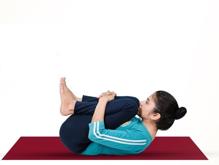 साफ नहीं होता पेट और सताती है कब्ज की समस्या? पवनमुक्तासन करेगा समाधान