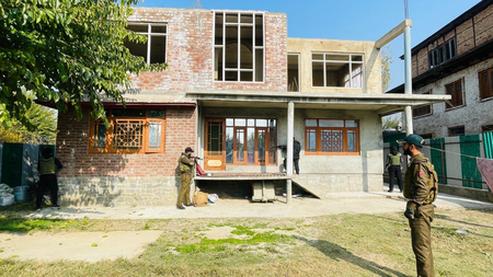 जम्मू-कश्मीर कठुआ में दो एसपीओ बर्खास्त, आतंकवादियों को मदद करने का आरोप जम्मू-कश्मीर कठुआ में दो एसपीओ बर्खास्त, आतंकवादियों को मदद करने का आरोप