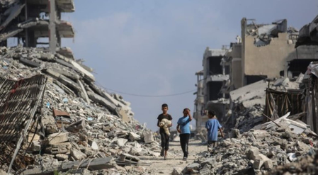 गाजा पट्टी में इजरायली सैन्य अभियान में लगभग 70,000 लोगों की मौत गाजा पट्टी में इजरायली सैन्य अभियान में लगभग 70,000 लोगों की मौत